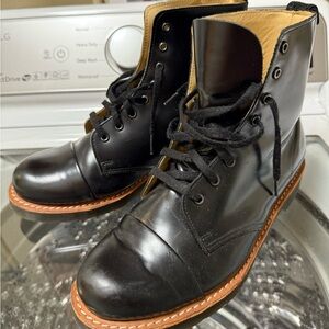 Doc Marten Charlton Boots - Toe Cap Lace Up Boot Black Leather